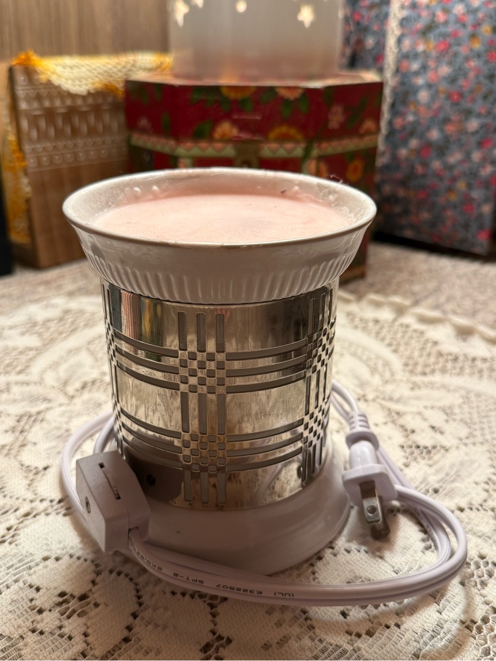 HomeWorx by Harry Slatkin Electric Fragrance Warmer Bundle with 3 Scented Tarts